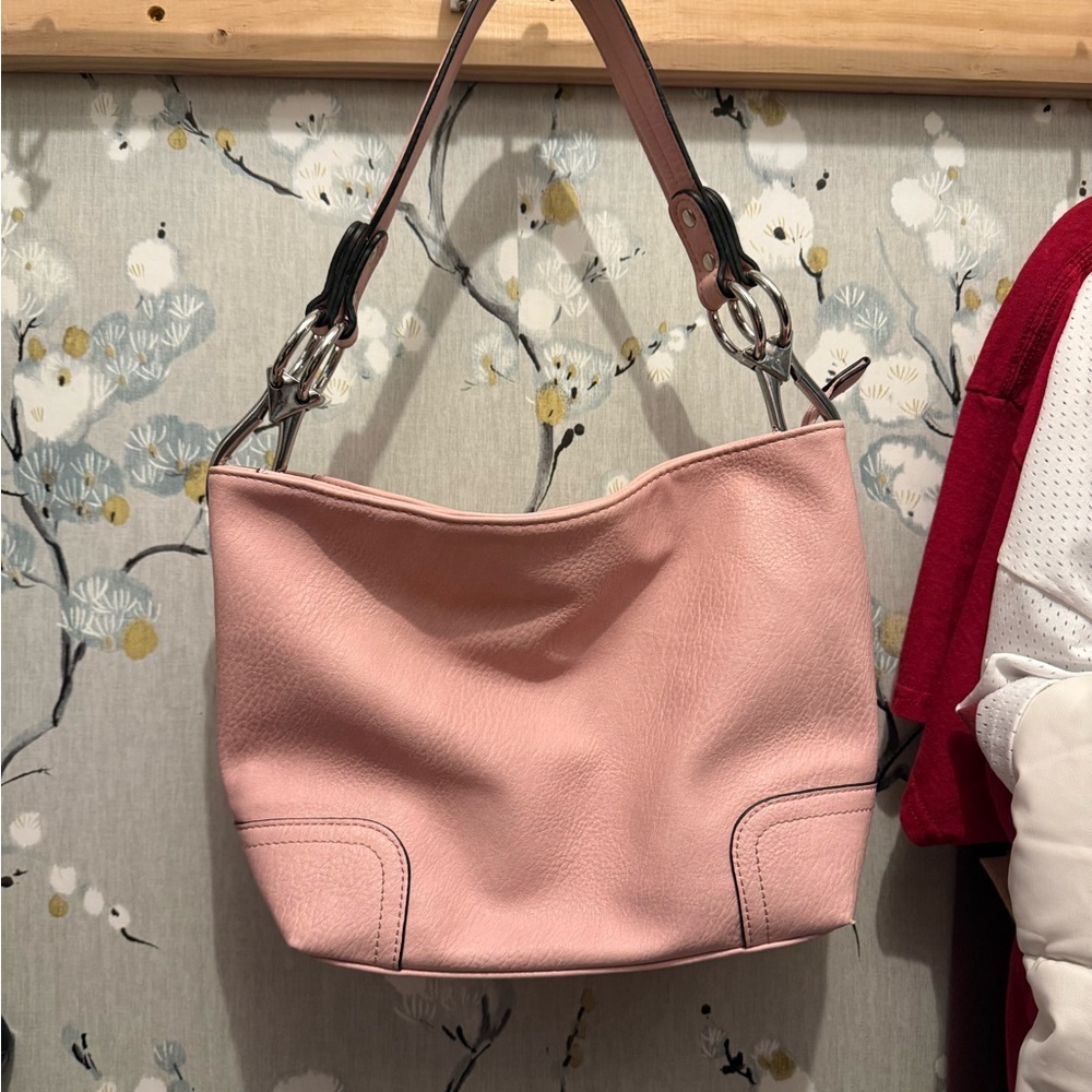 Elegant Pink Leather Shoulder Bag